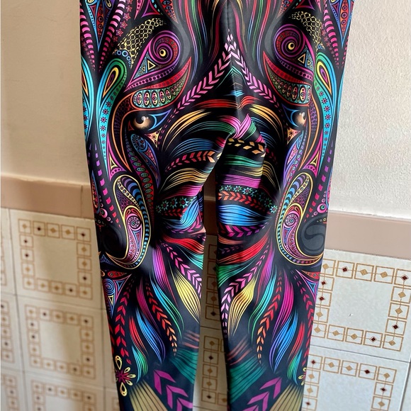 GearBunch athletic leggings, Skulls, Mandala, sz Small, 34 ins. long, 2 pairs. - Picture 9 of 12